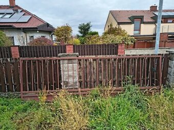 Posuvná brána, vchodová branka