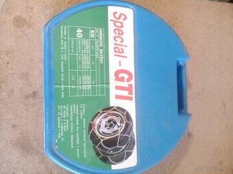 Sněhové řetězy na kola 13-15 palců.