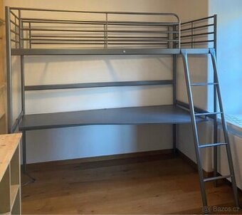 Kovová palanda Ikea SWÄRTA se stolem