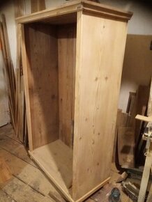 Starožitná selská vitrína, skříň, etažer