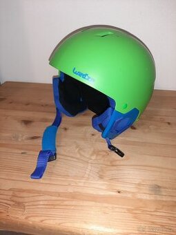 Lyžařské helmy a brýle