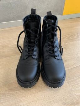 Dámské kotníkové TOMMY JEANS, velikost 39 (25 cm)