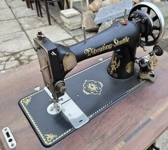 Historický šicí stroj firmy Karel Strnad České Budějovice