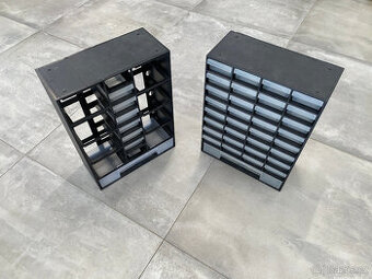 Nástěnný organizér do dílny plastový