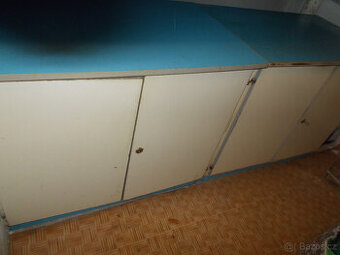 Kuchyňská skříňka