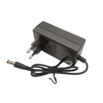 NABÍJEČKA Li-ion akumulátoru 21V / 1A CC/CV pro AKU 18-21,6V