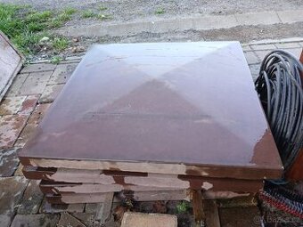 Betonové stříšky 60x60 ze spoda drážky na odvodnění