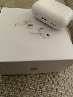 Úplně nové AirPods Pro