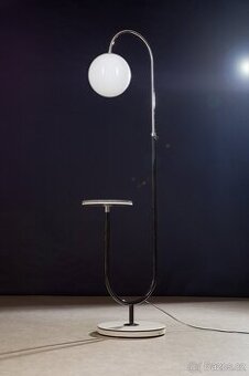 STOJACÍ LAMPA-FUNKCIOALISMUS