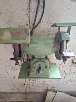 Prodám brusku dvoukotoucovou 400V