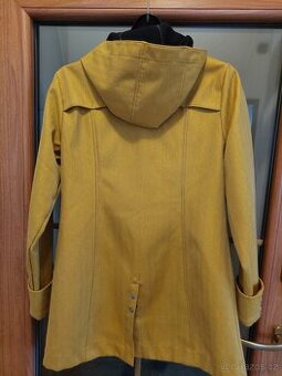 Softselový kabát WOOX vel. 42 Kč 1200,--