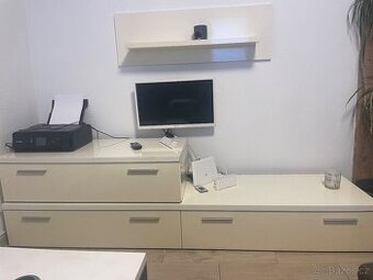 Skřinky obyvaci stena