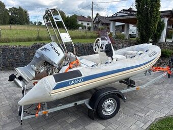 Motorový člun Grand 5 osob