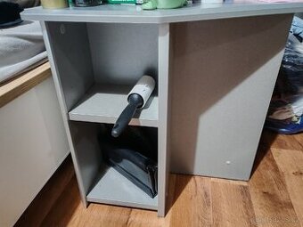 Stolek pod TV