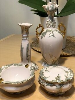 Růžový porcelán ,sada s amforou Renata, zn. Chodov