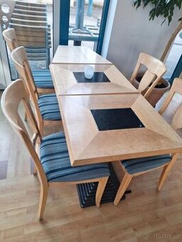 Židle a stoly do restaurace z masivu