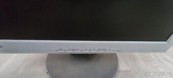 Prodam starsi ale funkcni monitory