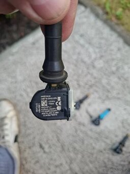 Opel TPMS  ventilkyvsenzory