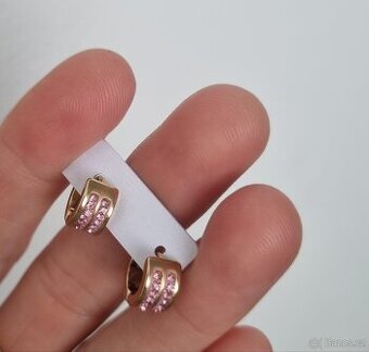 Nové dívčí ocelové náušnice s růžovými bižu kamínky