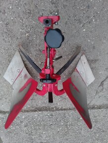 Vari oboustranný pluh APH-352,nastavovací těleso NT3