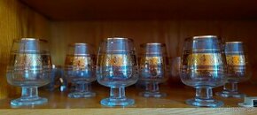 Sklo a porcelán z pozůstalosti