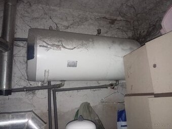 Prodám elektrickej bojler na zapojení do ústředního topení