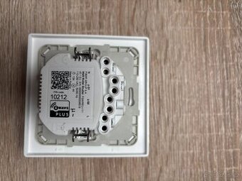 FGWREU-111 z-wave ovladač žaluzii