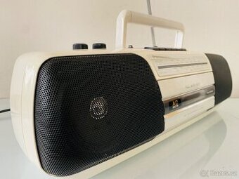 Radiomagnetofon Panasonic RX-FS410, rok 1989