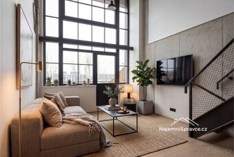 Dvoupodlažní loftový byt 2kk o velikosti 54 m² s balkonem