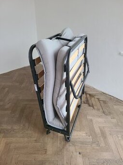 Skládací postel včetně matrace