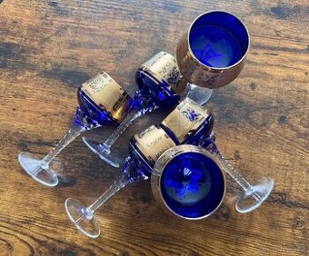 Skleničky + váza české Bohemia sklo,kobaltové -zlacené