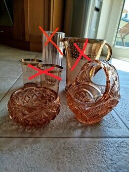 Skleněný džbán, skleničky, štamprdle...