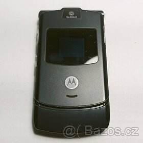 Motorola V3, mobilní telefon