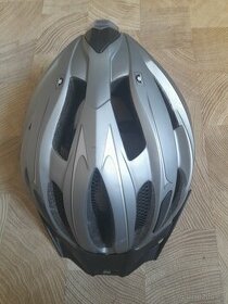 Cyklistické helma se světlem