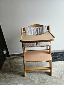 dětská dřevěná židlička na krmení téměř jako nová