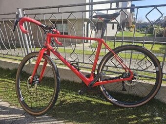 Karbonový gravel ghost