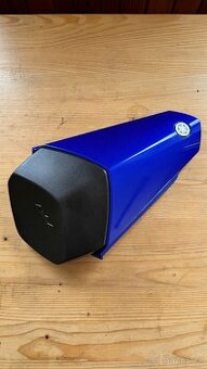 Yamaha R1 kryt sedadla spolujezdce