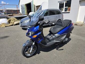 Piaggio x9