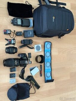 Set Nikon D5500, 55-300mm+18-55mm objektivy,blesk,batoh,...