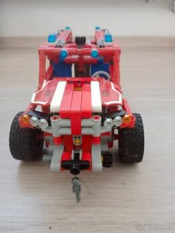 Lego 42075 Hasičské vozidlo - 1