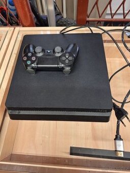 PlayStation 4 Slim 500GB - 1