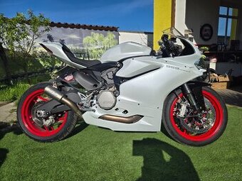 Ducati Panigale 959 Rv.2018 najeto 9800km po servisu top sta