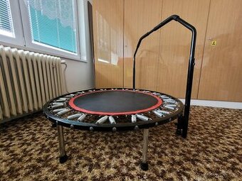 Trampolína