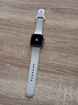 Apple Watch SE 40mm (baterie 100%)