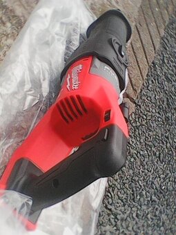 Milwaukee M18 FSX-0 Aku pilka ocaska