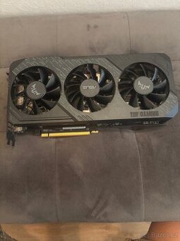 RX 5700 XT Asus TUF 3-větráková verze