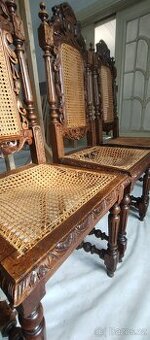 Starožitné vyřezávané židle