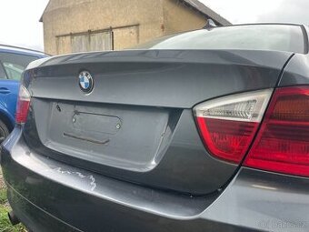 Zadní víko kufru BMW E90
