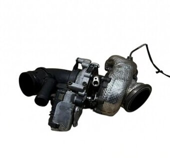 Turbo 057145654Q vzadu CZAC 4.0BITdi 320KW Audi SQ7 4M 2018