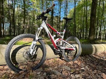 Cannondale jekyll velikosti M a L celoodpruzene